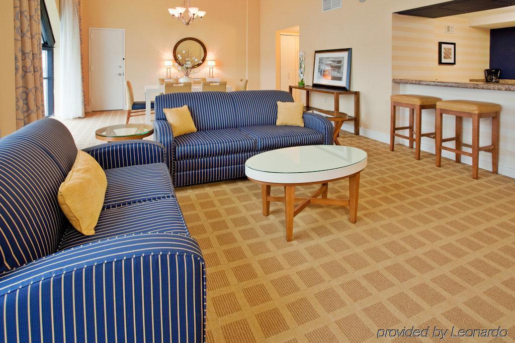 The Landing At Hampton Marina, Tapestry Collection By Hilton Hotel Room photo