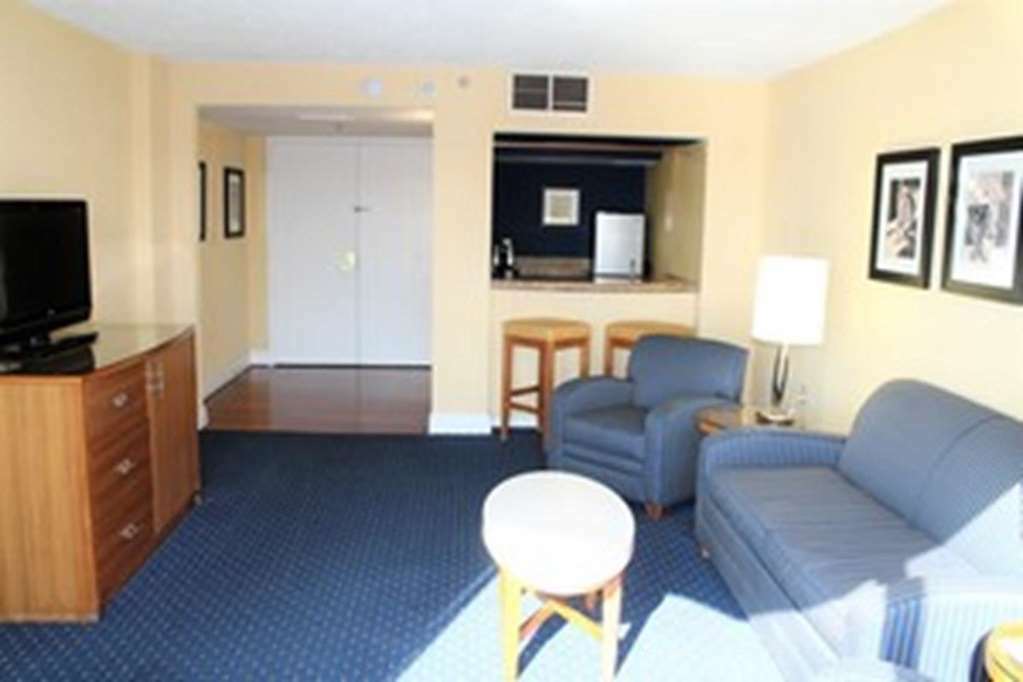 The Landing At Hampton Marina, Tapestry Collection By Hilton Hotel Restaurant photo
